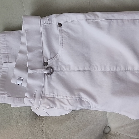 Capris - Picture 8 of 8